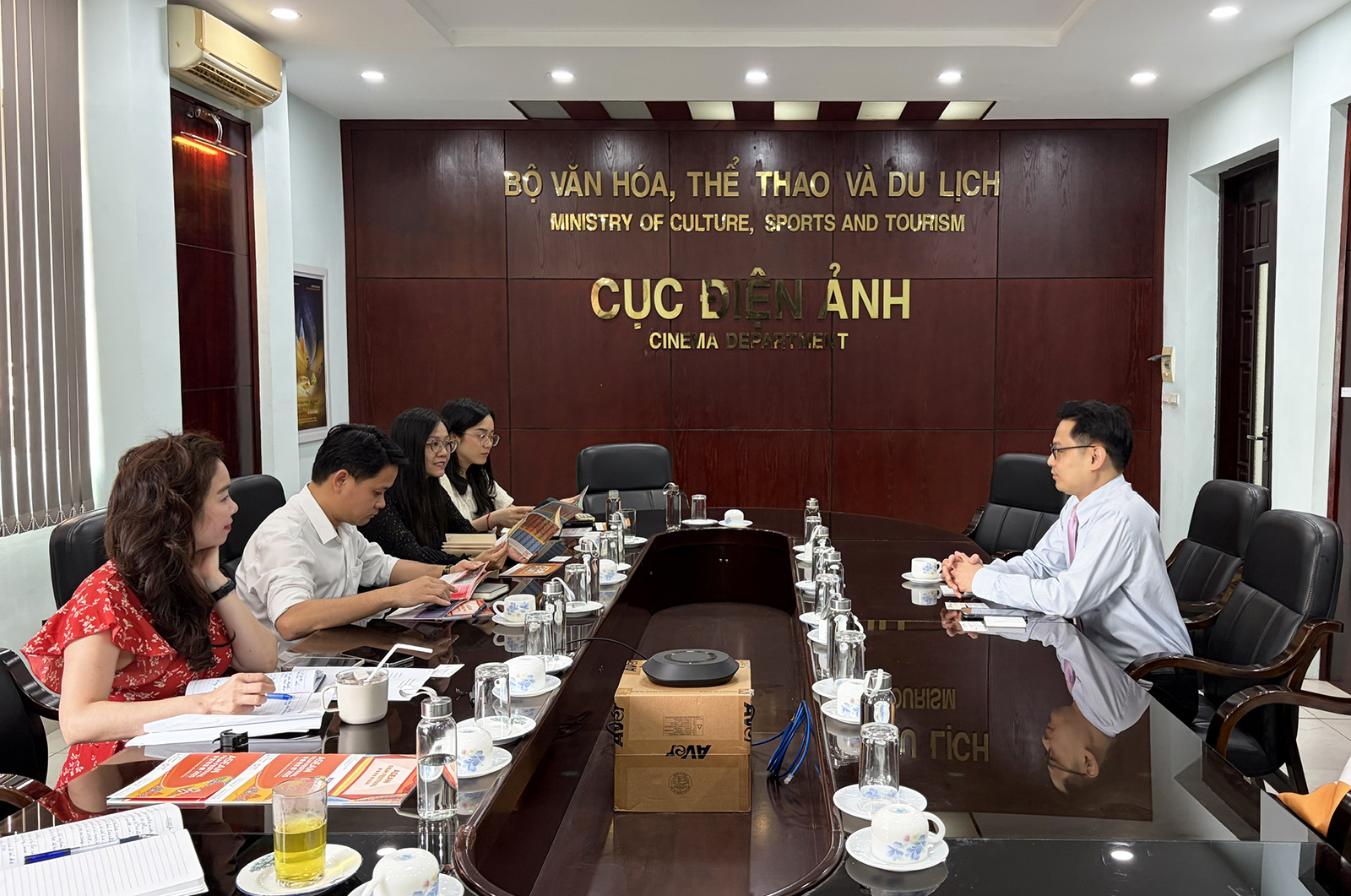 Cục trưởng Cục Điện ảnh làm việc với Tổng Giám đốc Quỹ Hong Kong-ASEAN